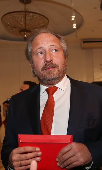 Открытие выставки номинантов "Премии Кандинского"