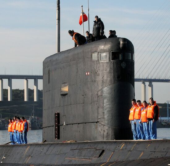 Встреча дизельной подводной лодки "Краснокаменск"
