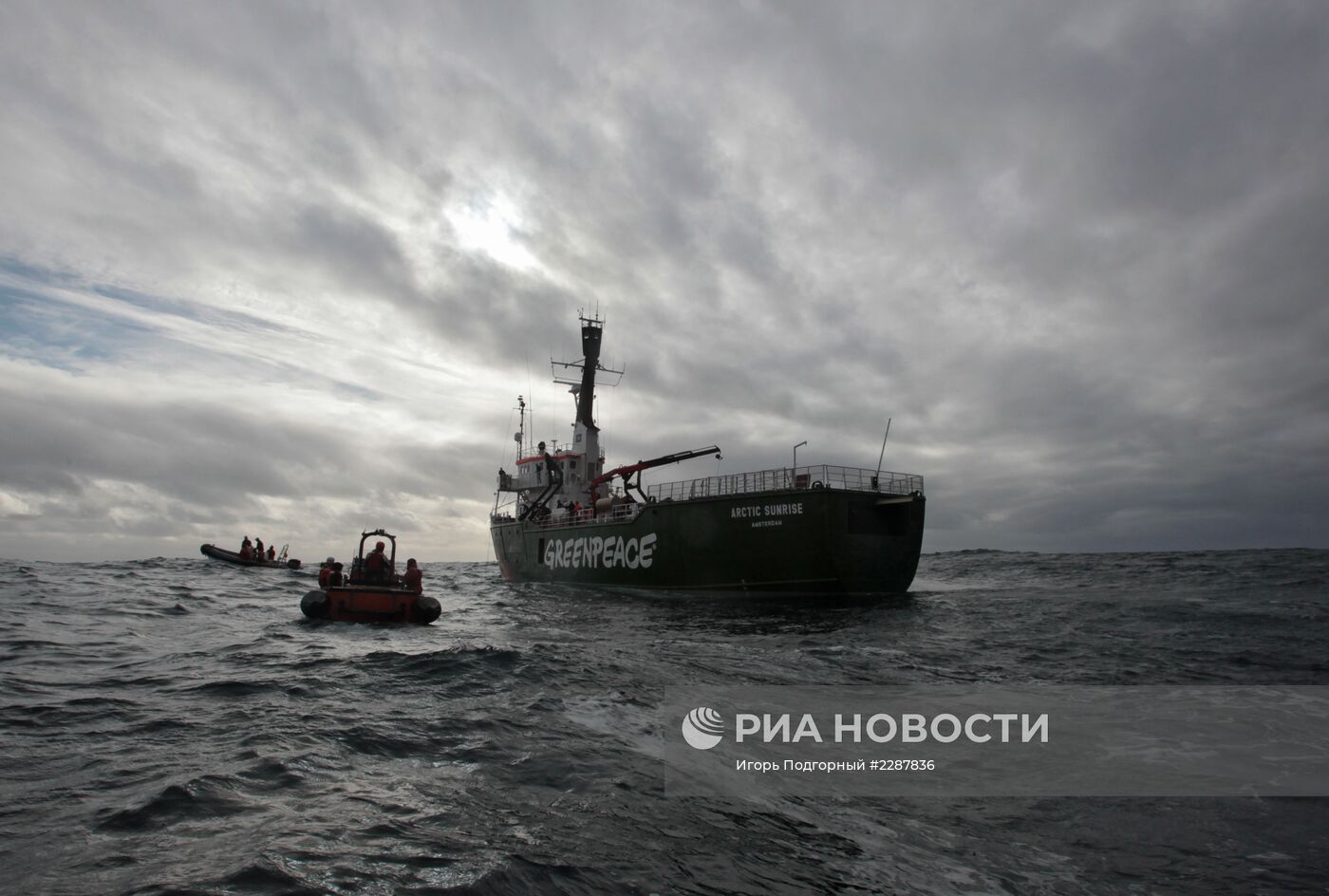 Судно Greenpeace "Арктик Санрайз" задержано пограничниками РФ