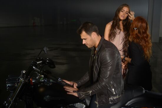 Мисс Вселенная 2012 Оливия Калпо участвует в съемках клипа EMINa "Amor"