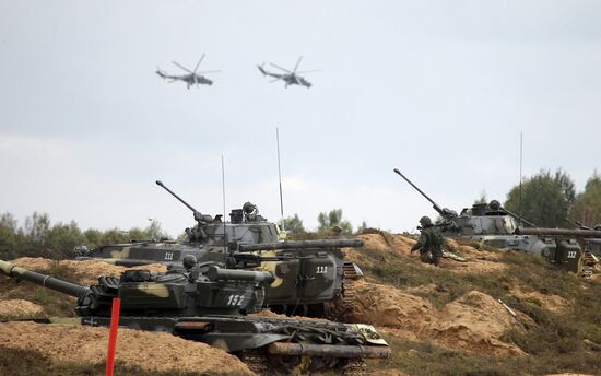 Учения вооруженных сил России и Белоруссии "Запад-2013"