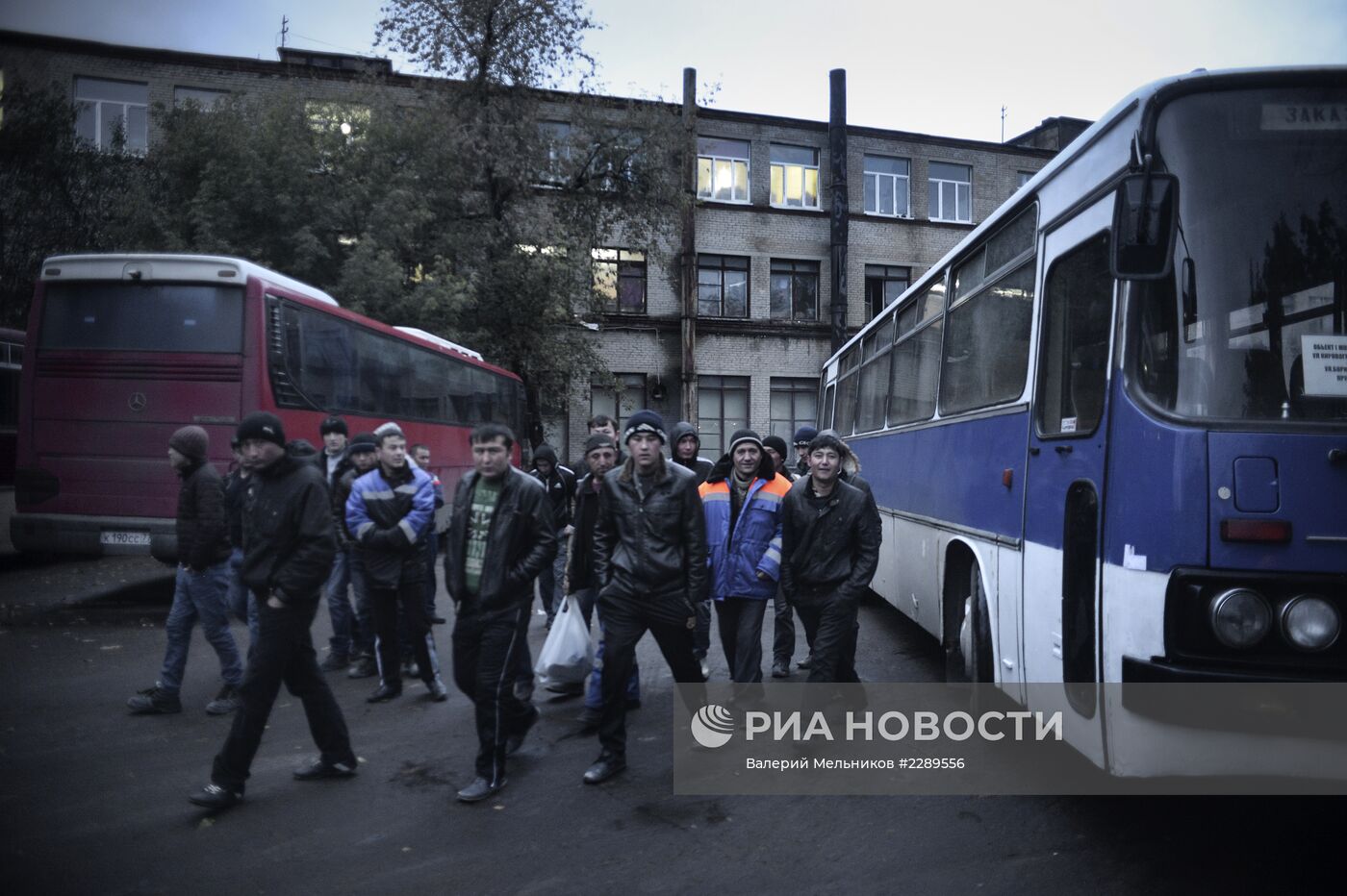 Рейд ФМС по выявлению нелегальных мигрантов в Москве | РИА Новости Медиабанк