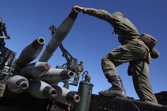 Учения артиллерийских подразделений армии в Приморском крае