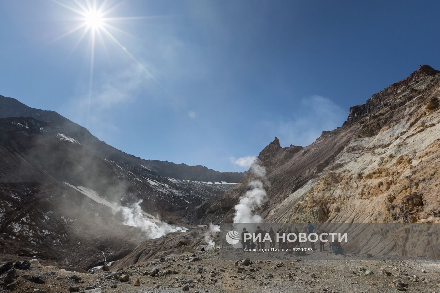 Вулканы Мутновский и Горелый на Камчатке