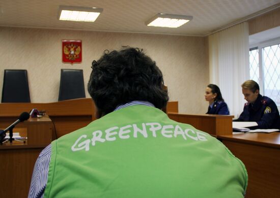 Суд Мурманска арестовал участников ЧП у платформы "Приразломная"