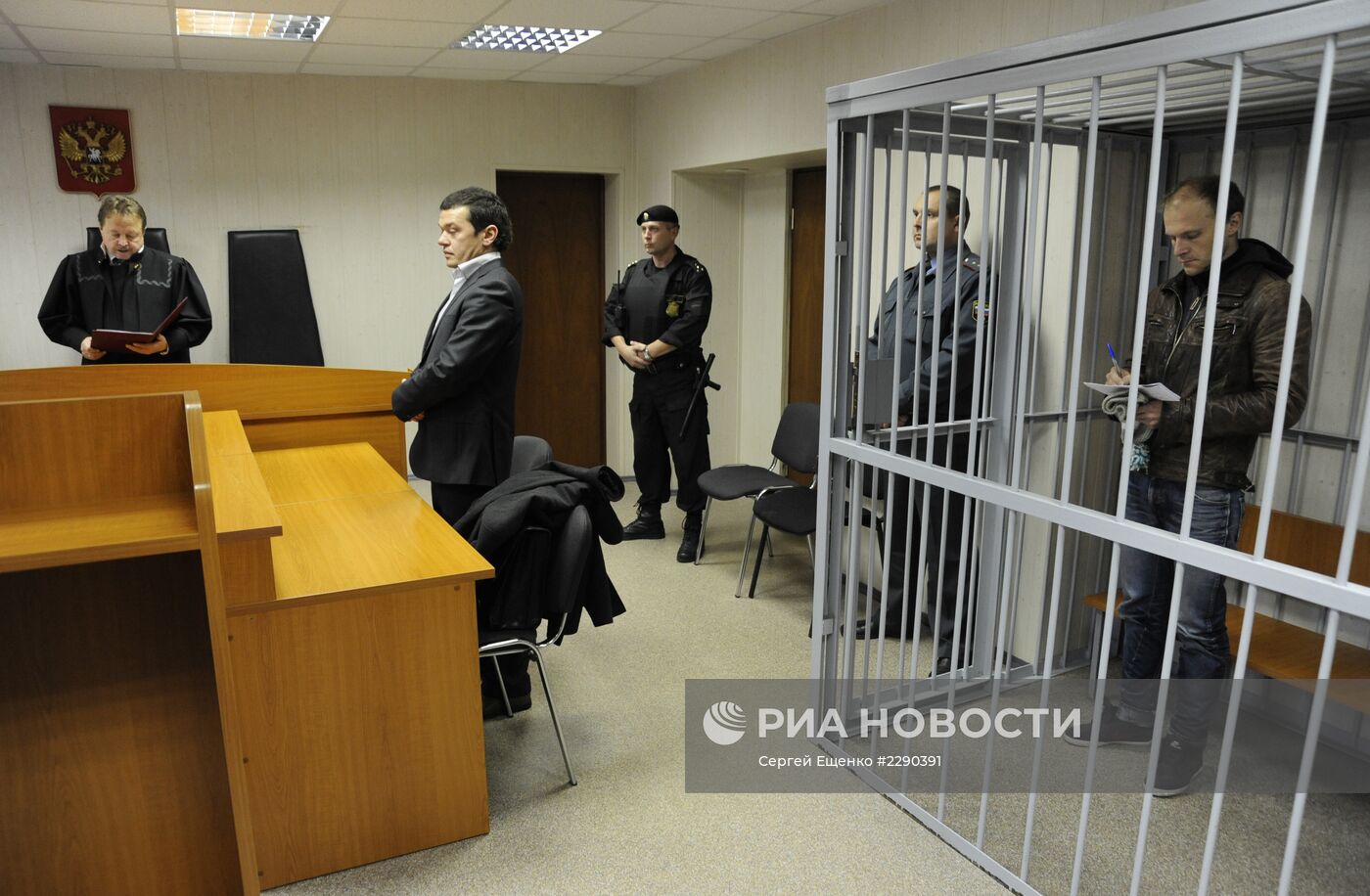 Суд Мурманска арестовал участников ЧП у платформы "Приразломная"