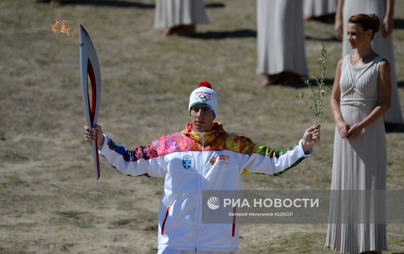 Зажжение олимпийского огня 2024