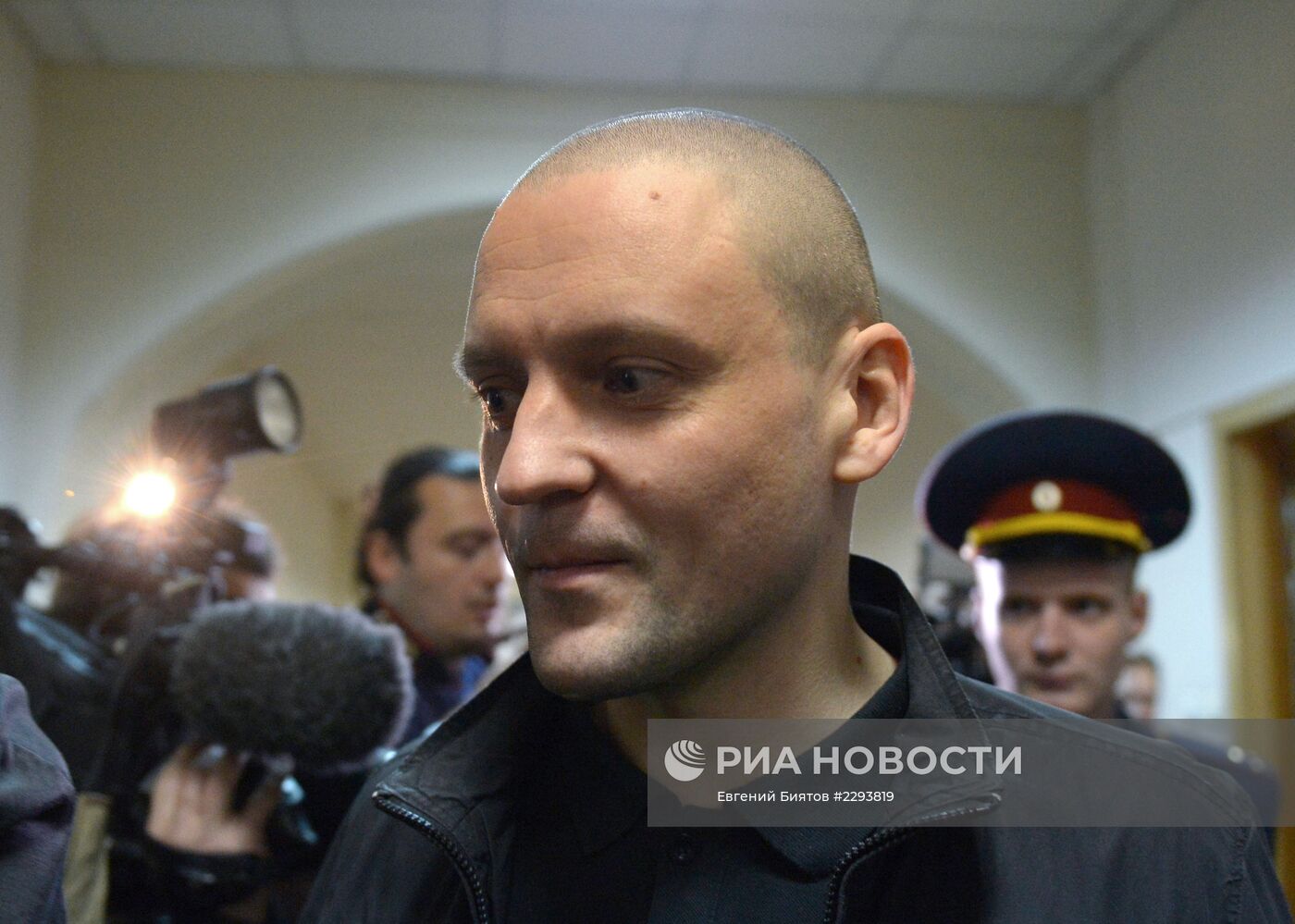 Рассмотрение ходатайства следствия о продлении ареста Удальцова