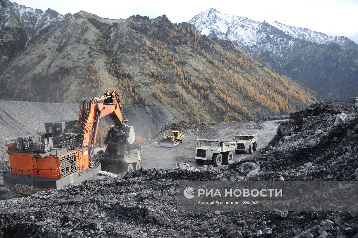 Добыча угля на Апсатском угольном месторождении в Забайкальском крае