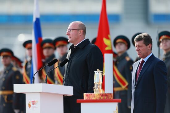 Церемония встречи Олимпийского огня в Москве