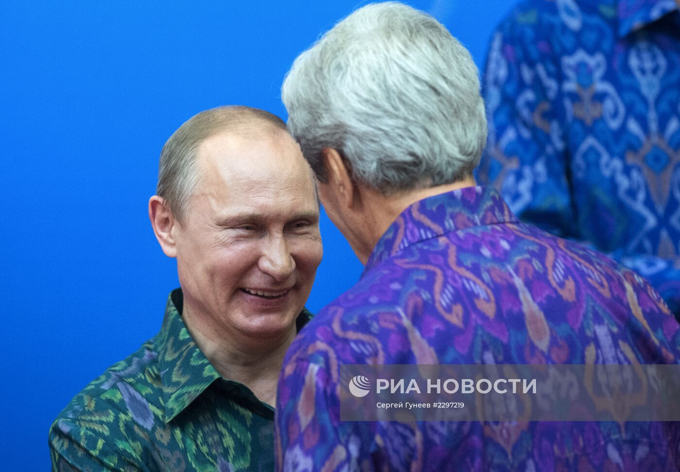 В.Путин принимает участие во встрече лидеров АТЭС