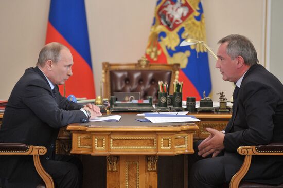 В.Путин провел рабочую встречу с Д.Рогозиным