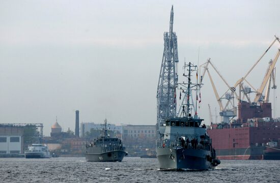 Корабли постоянной минно-тральной группы НАТО прибыли в Санкт-Петербург
