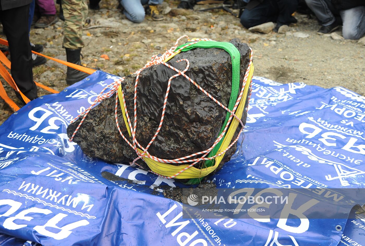 Подъем метеорита из озера Чебаркуль