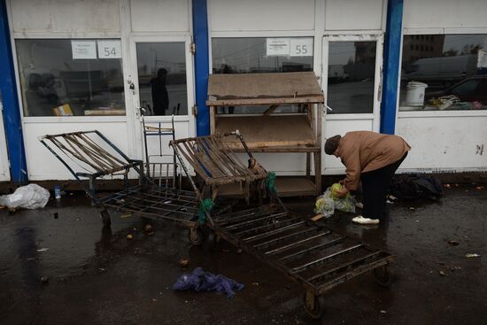 Закрывшийся рынок при овощебазе "Новые Черемушки" в Бирюлево