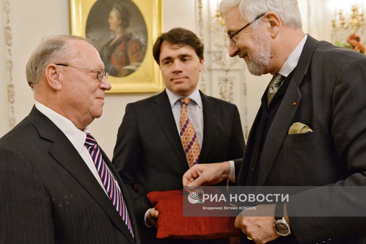 Награждение Орденом Почетного легиона В.Шадрина