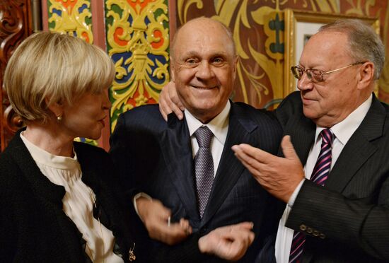 Награждение Орденом Почетного легиона В.Шадрина