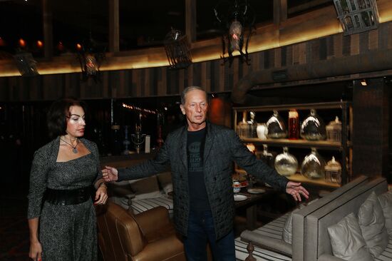 Премьера клипа Сати Казановой на песню "Дура"