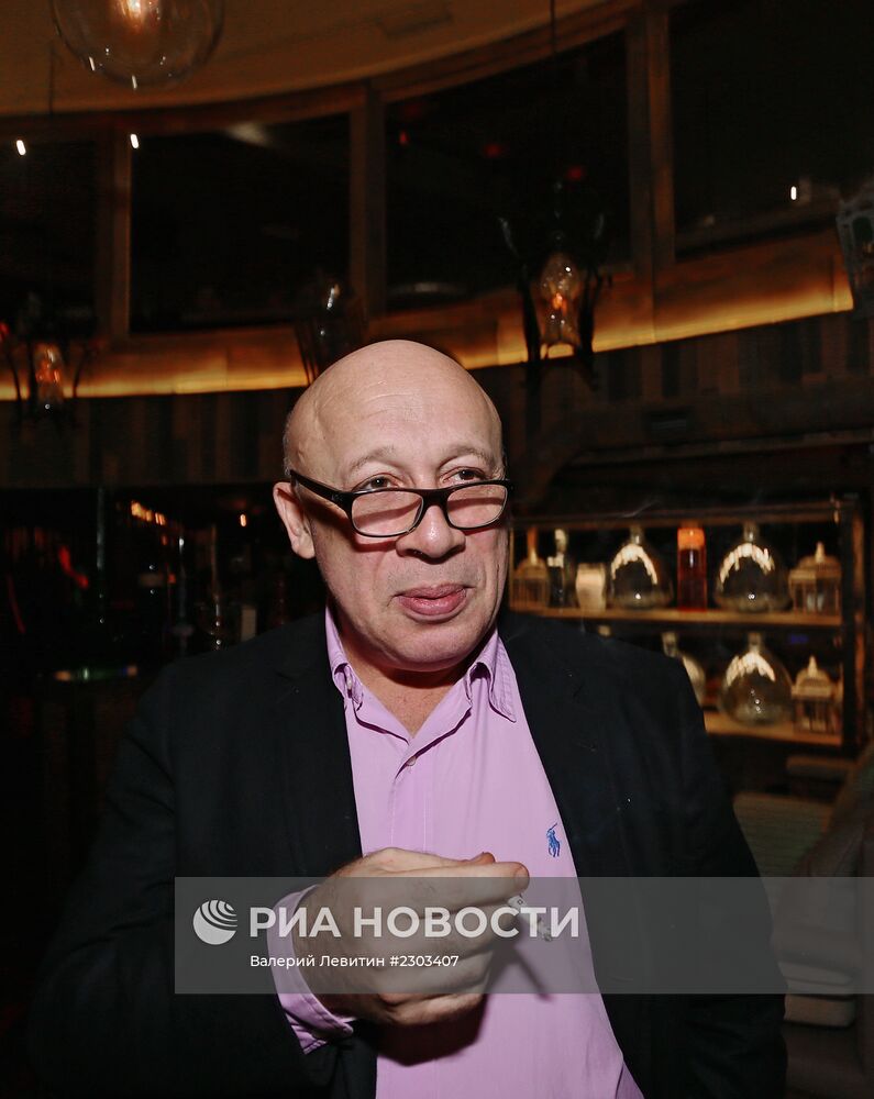 Премьера клипа Сати Казановой на песню "Дура"