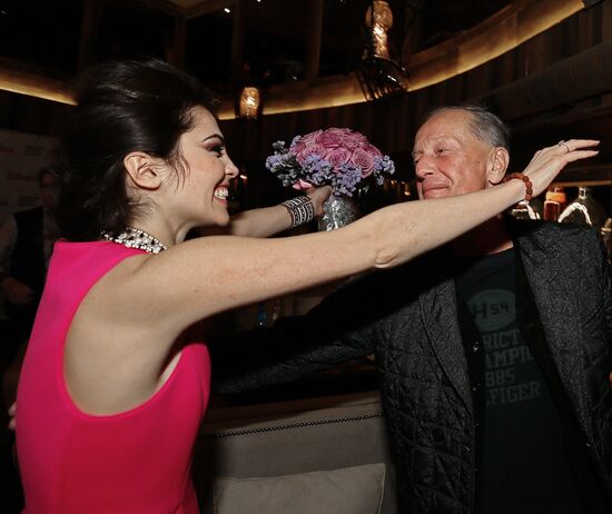 Премьера клипа Сати Казановой на песню "Дура"