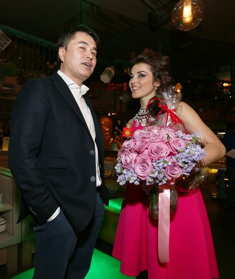 Премьера клипа Сати Казановой на песню "Дура"