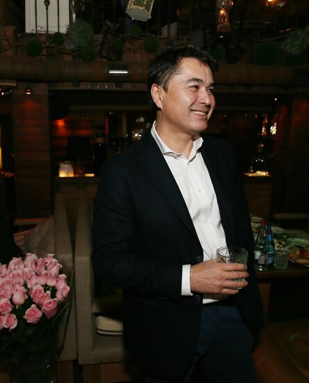 Премьера клипа Сати Казановой на песню "Дура"