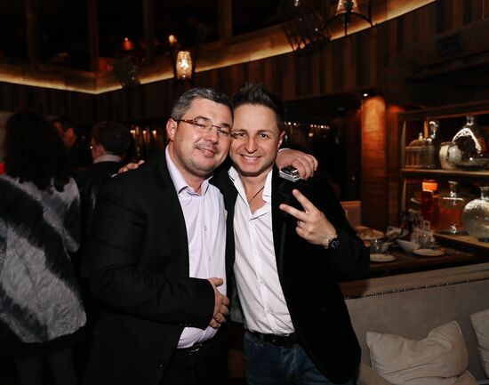 Премьера клипа Сати Казановой на песню "Дура"