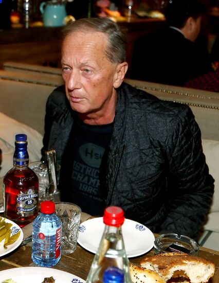 Премьера клипа Сати Казановой на песню "Дура"