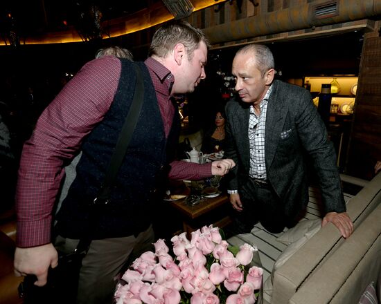 Премьера клипа Сати Казановой на песню "Дура"