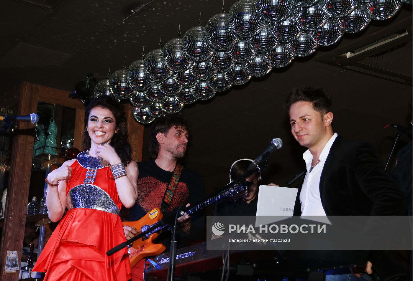 Премьера клипа Сати Казановой на песню "Дура"