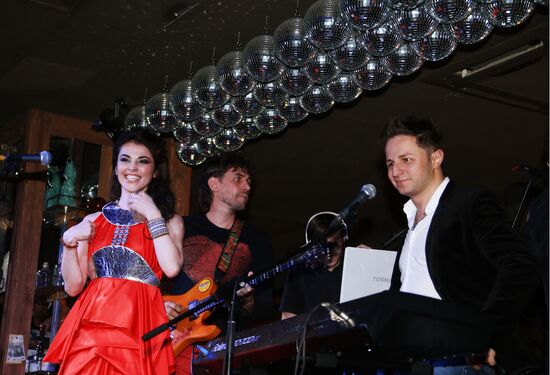 Премьера клипа Сати Казановой на песню "Дура"