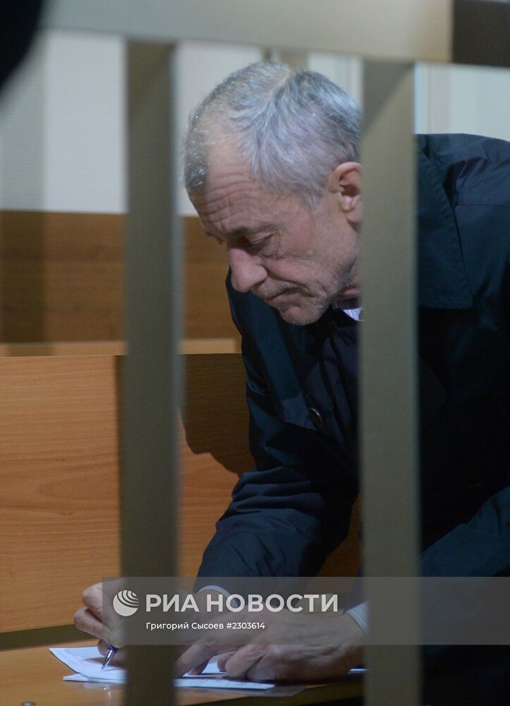 Рассмотрение ходатайства следствия о заключении под стражу Магомеда Чурилова и Виктора Котелевского