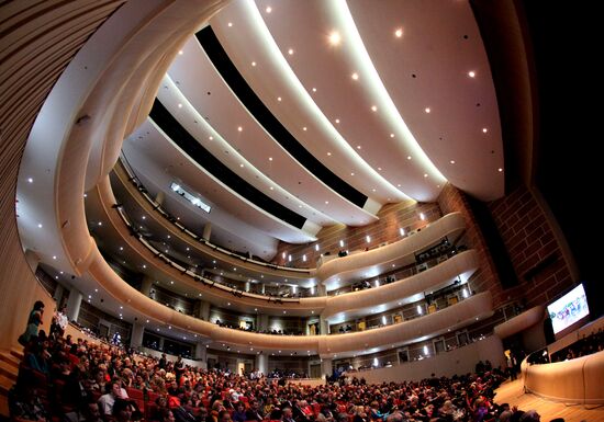 Открытие Приморского театра оперы и балета во Владивостоке
