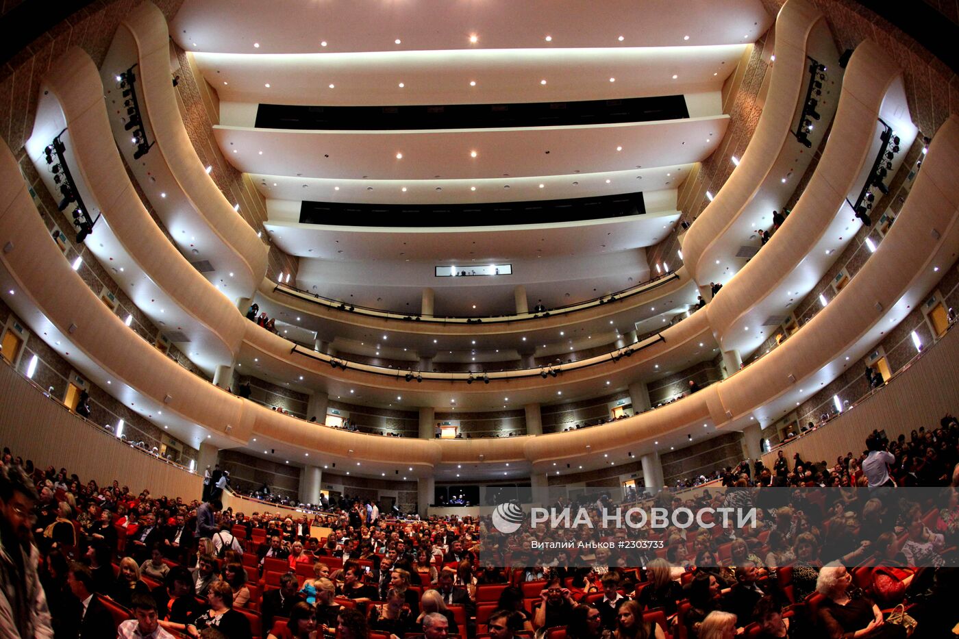 Открытие Приморского театра оперы и балета во Владивостоке