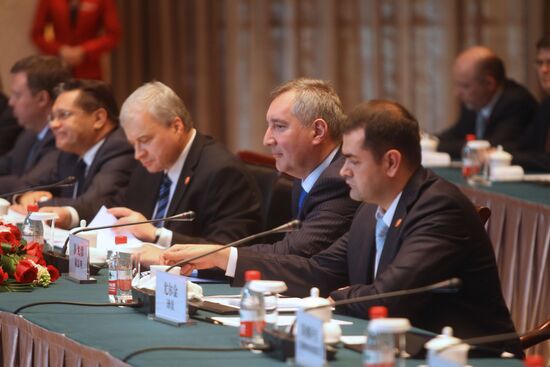 Визит заместителя председаталя правительства РФ Д.Рогозина в Китай