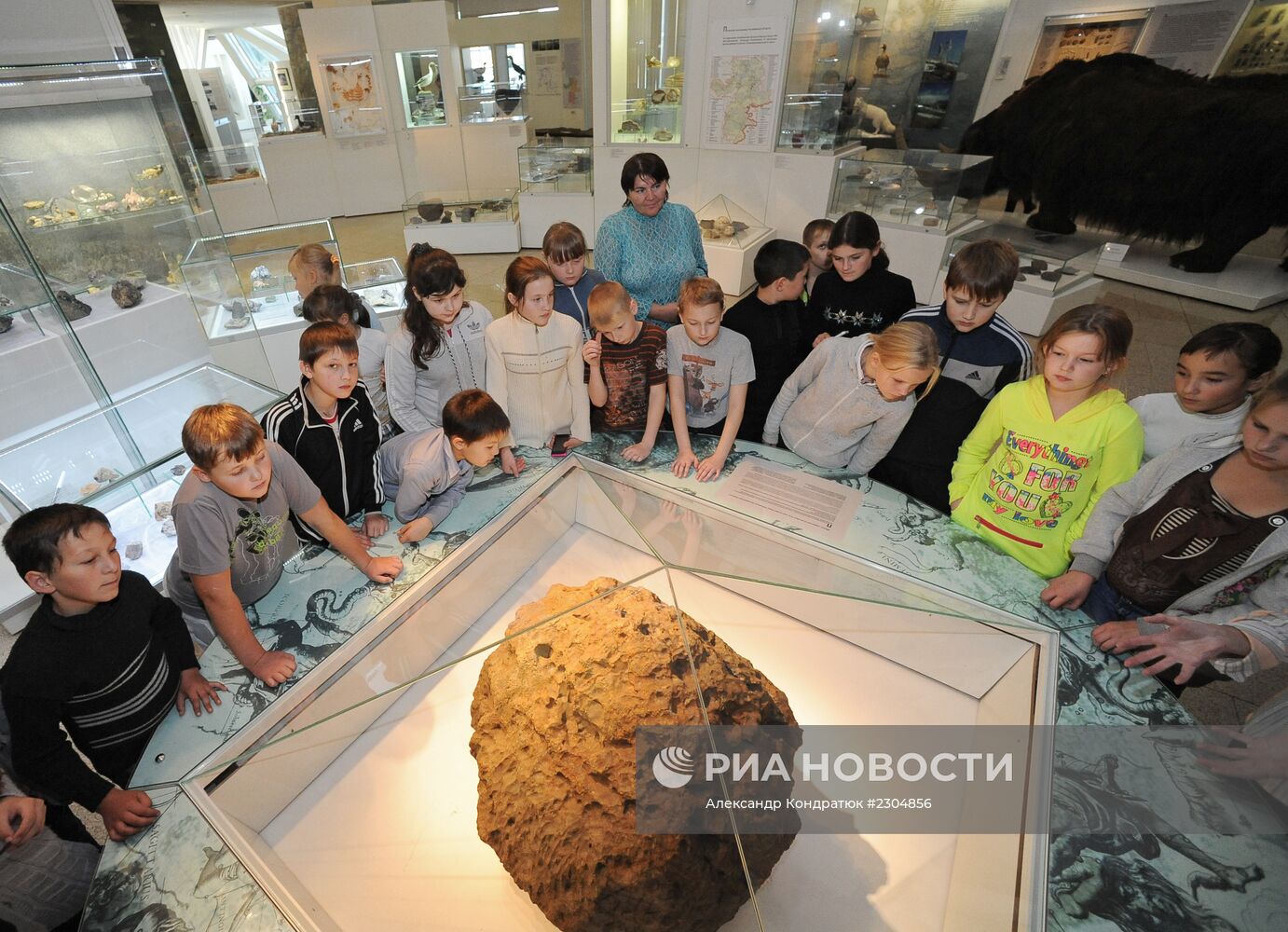 Метеорит Челябинск экспонируется в краеведческом музее Челябинска