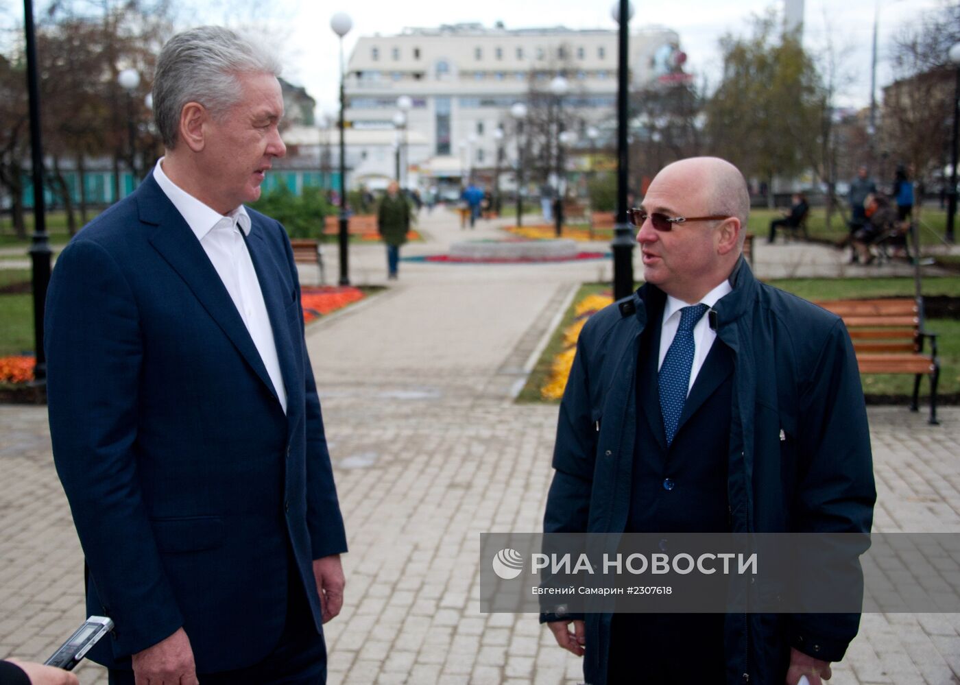 С.Собянин осмотрел сквер, благоустроенный на Сухаревской площади