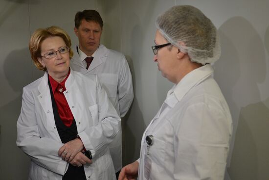 В.Скворцова посетила новый лабораторный комплекс Росздравнадзора