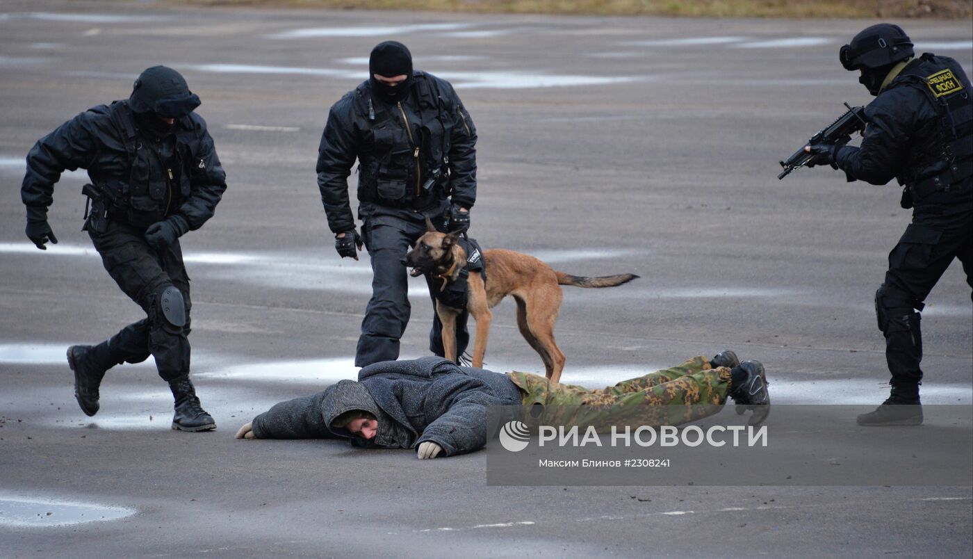 Демонстрационные показы в рамках выставки "Интерполитех-2013"