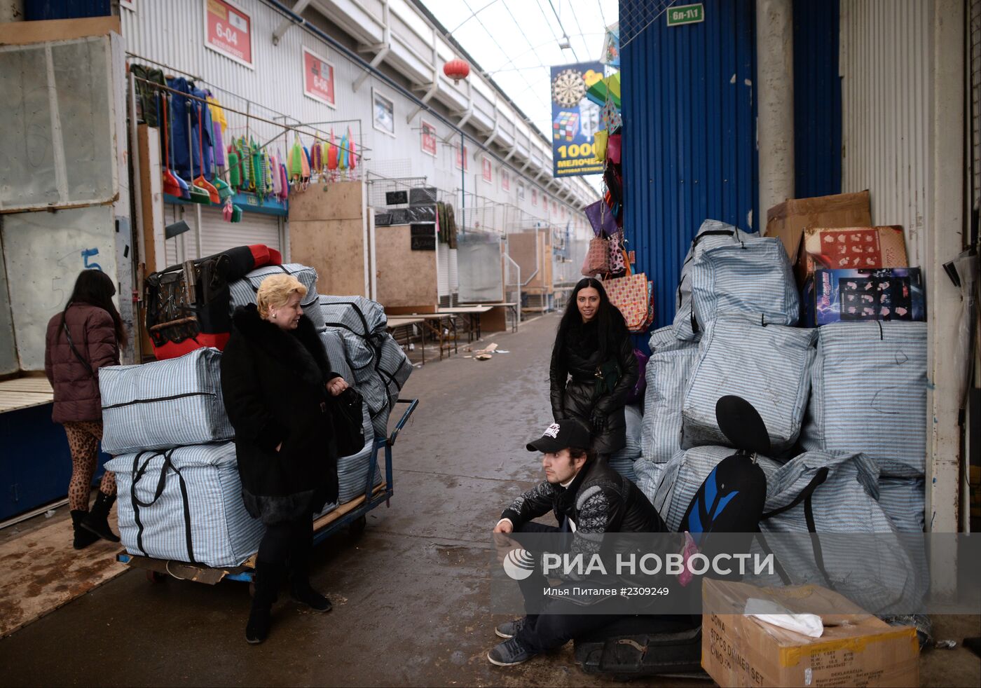 Полиция проверяет московский рынок "Садовод"