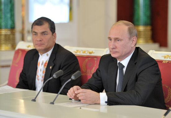 В.Путин провел переговоры с Р.Корреа в Кремле