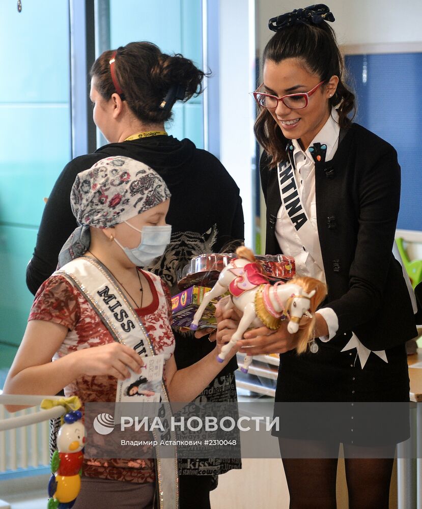 Посещение Федерального центра детской гематологии, онкологии и иммунологии участницами конкурса "Мисс Вселенная"