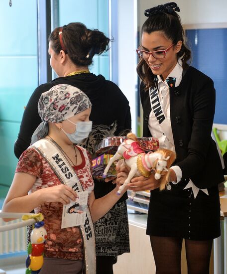 Посещение Федерального центра детской гематологии, онкологии и иммунологии участницами конкурса "Мисс Вселенная"