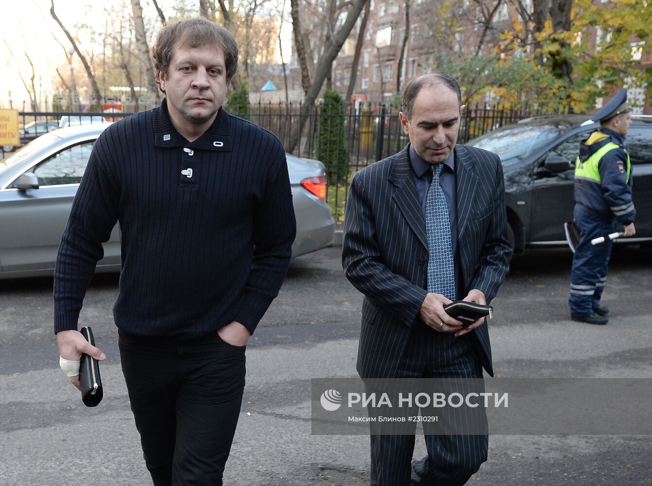 Александр Емельяненко прибыл на допрос в ГУМВД по Москве