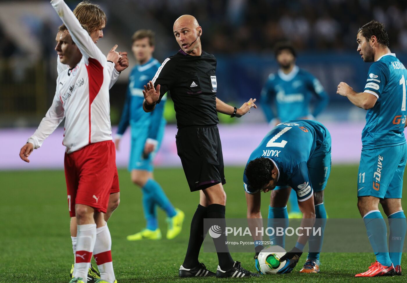 Футбол. РФПЛ. Матч "Зенит" - "Амкар"