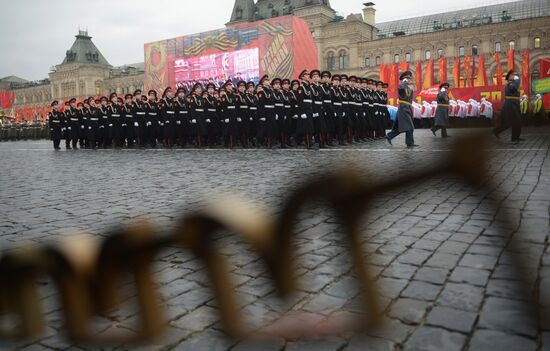 Торжественный марш, посвященный годовщине Парада 1941 года