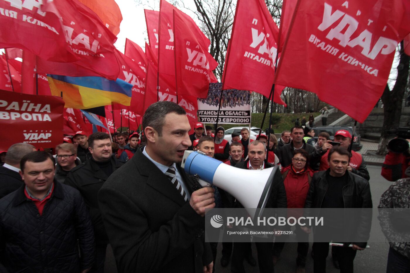 Акция оппозиционных депутатов в Верховной Раде Украины