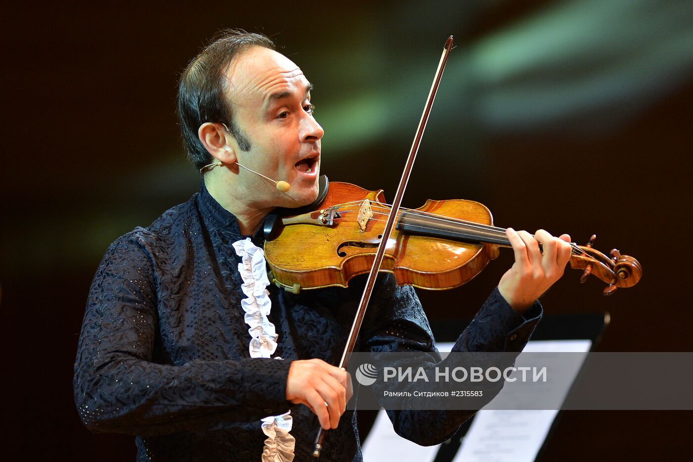 Шоу "А теперь Моцарт" в Московском Доме Музыки