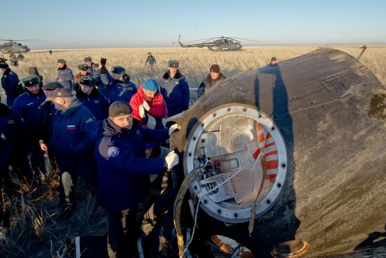 Спуск с МКС капсулы с Олимпийским факелом