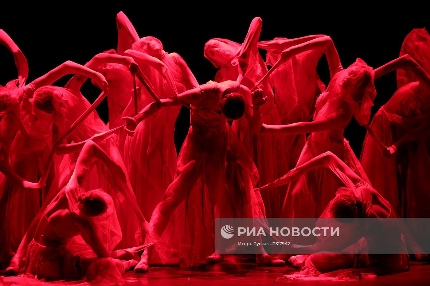 Благотворительный показ спектакля "Красная Жизель" театра балета Бориса Эйфмана